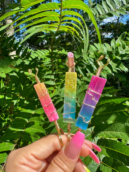 colored selenite cigarette holder